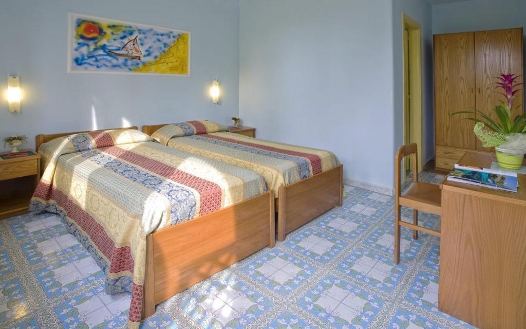 Albergo Villa Hibiscus Forio di Ischia Habitación foto
